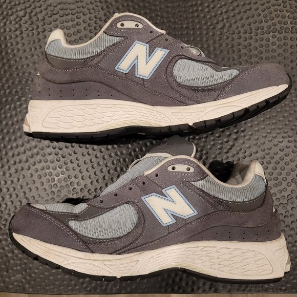 New Balance 2002r - Picture 2 of 5
